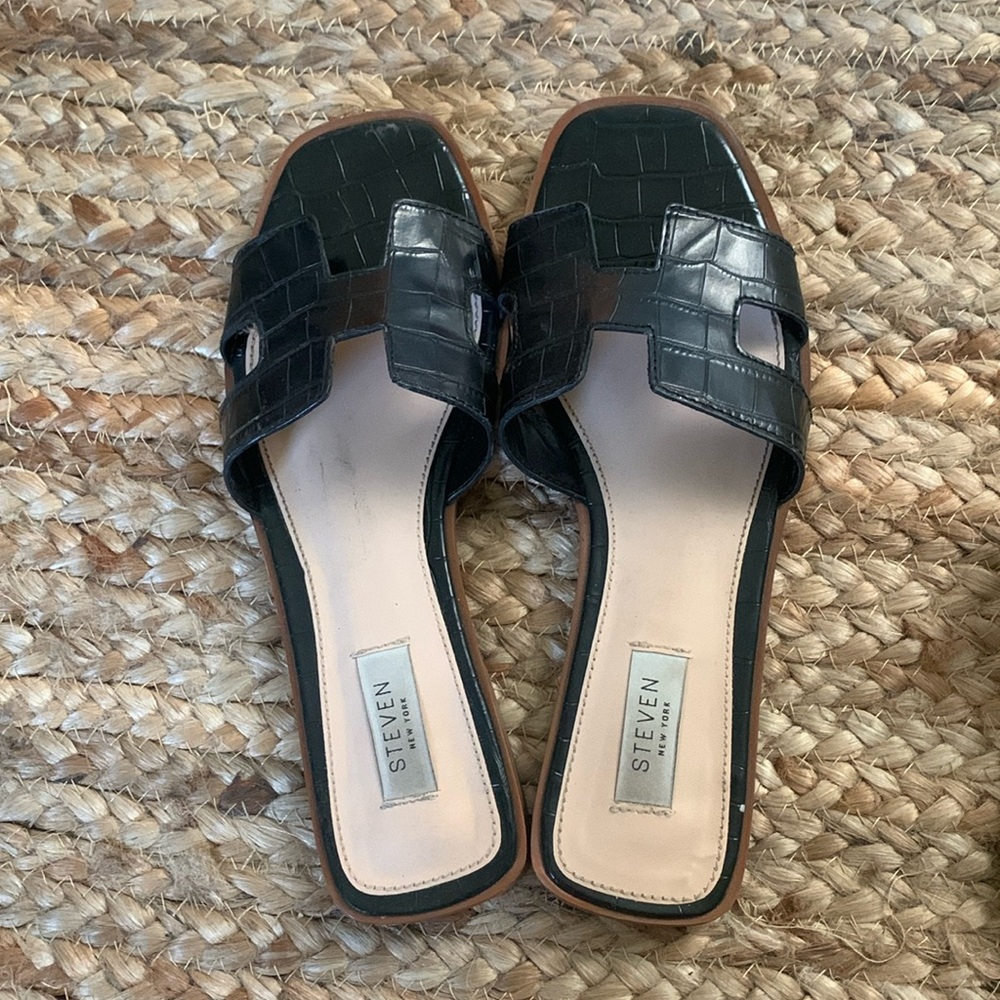 Steven New York Hannah “H” style sandals